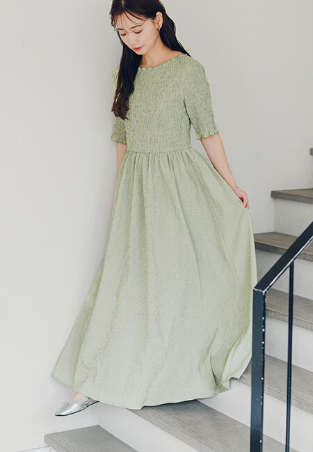 赤埴奈津子　ティティベイト コラボ シャーリングハーフスリーブワンピース ライトグリーン 着用コーデ