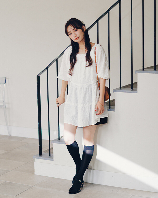 赤埴奈津子　ティティベイト コラボ スクエアチュニックトップスシュシュセット オフホワイト 着用コーデ