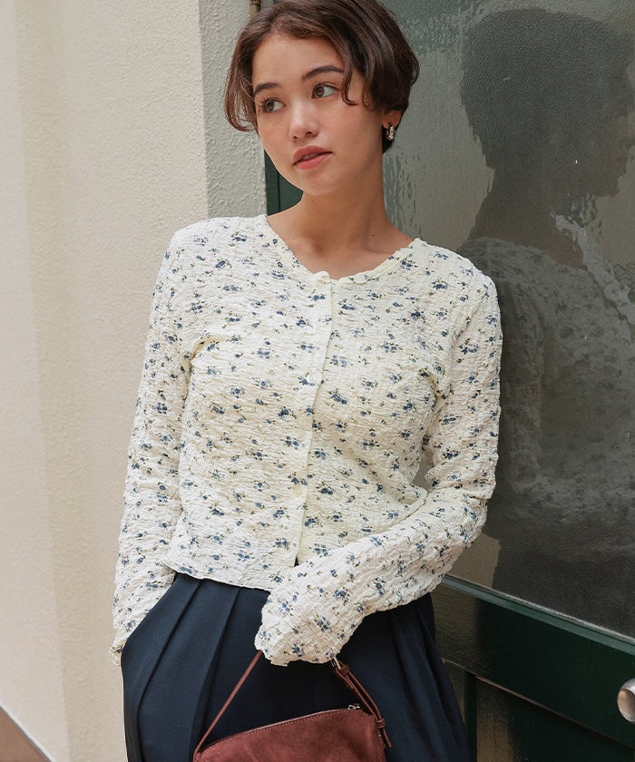 Chesty フラワー刺繍ジャガードトップス　White０サイズ Chesty チェスティ パフスリーブ フラワー刺繍 ジャガード トップス