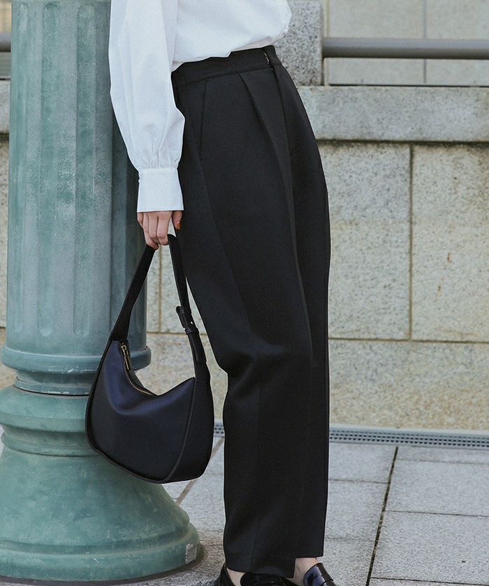 ストレッチ美脚テーパードタックパンツ | titivate
