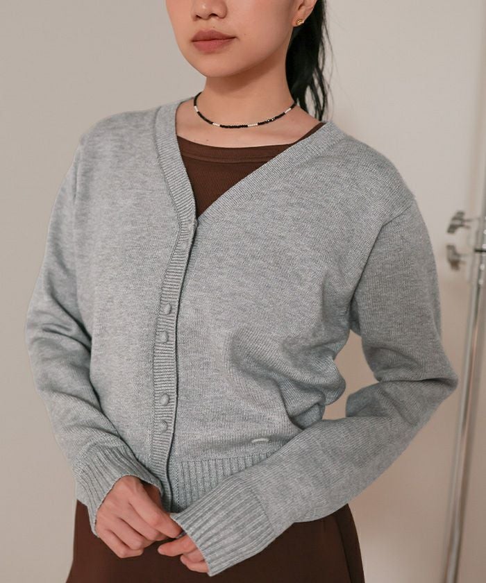 くるみボタンVネックニットカーディガン【miette ミエット】 | titivate