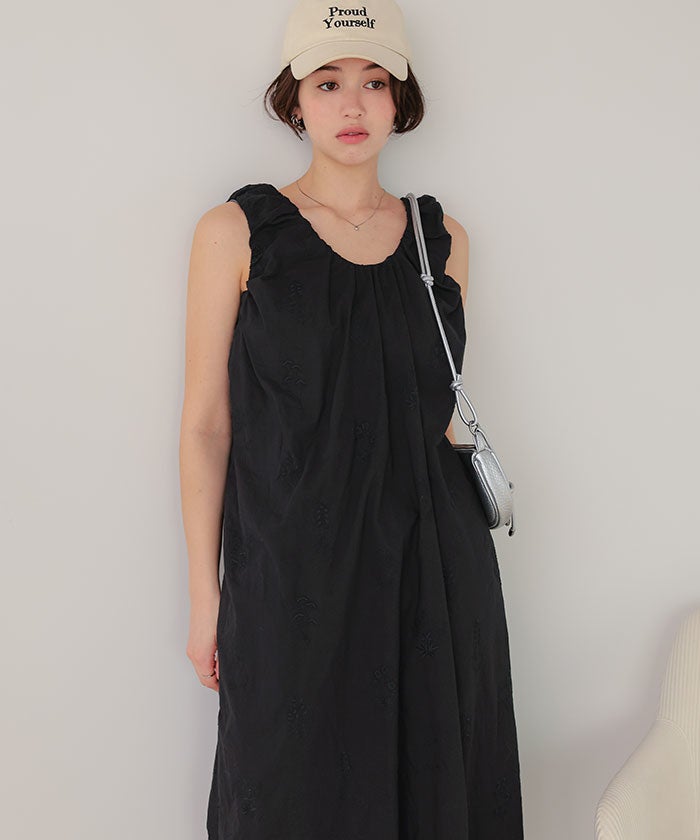 ノースリーブワンピース 黒 刺繍入り 刺繍ギャザーノースリーブワンピース | titivate